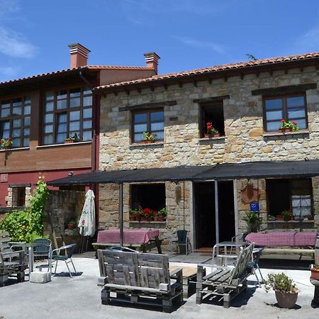 Apartamentos Rurales La Cirigueena Oles ภายนอก รูปภาพ
