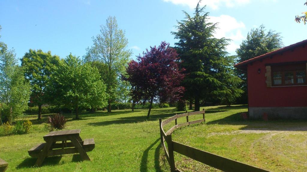 Apartamentos Rurales La Cirigueena Oles ภายนอก รูปภาพ