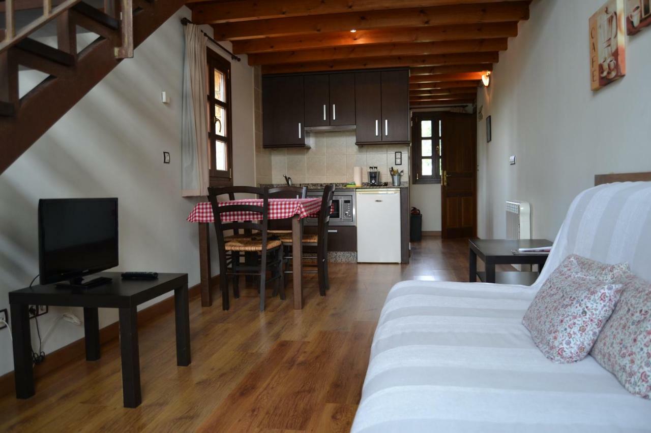 Apartamentos Rurales La Cirigueena Oles ภายนอก รูปภาพ