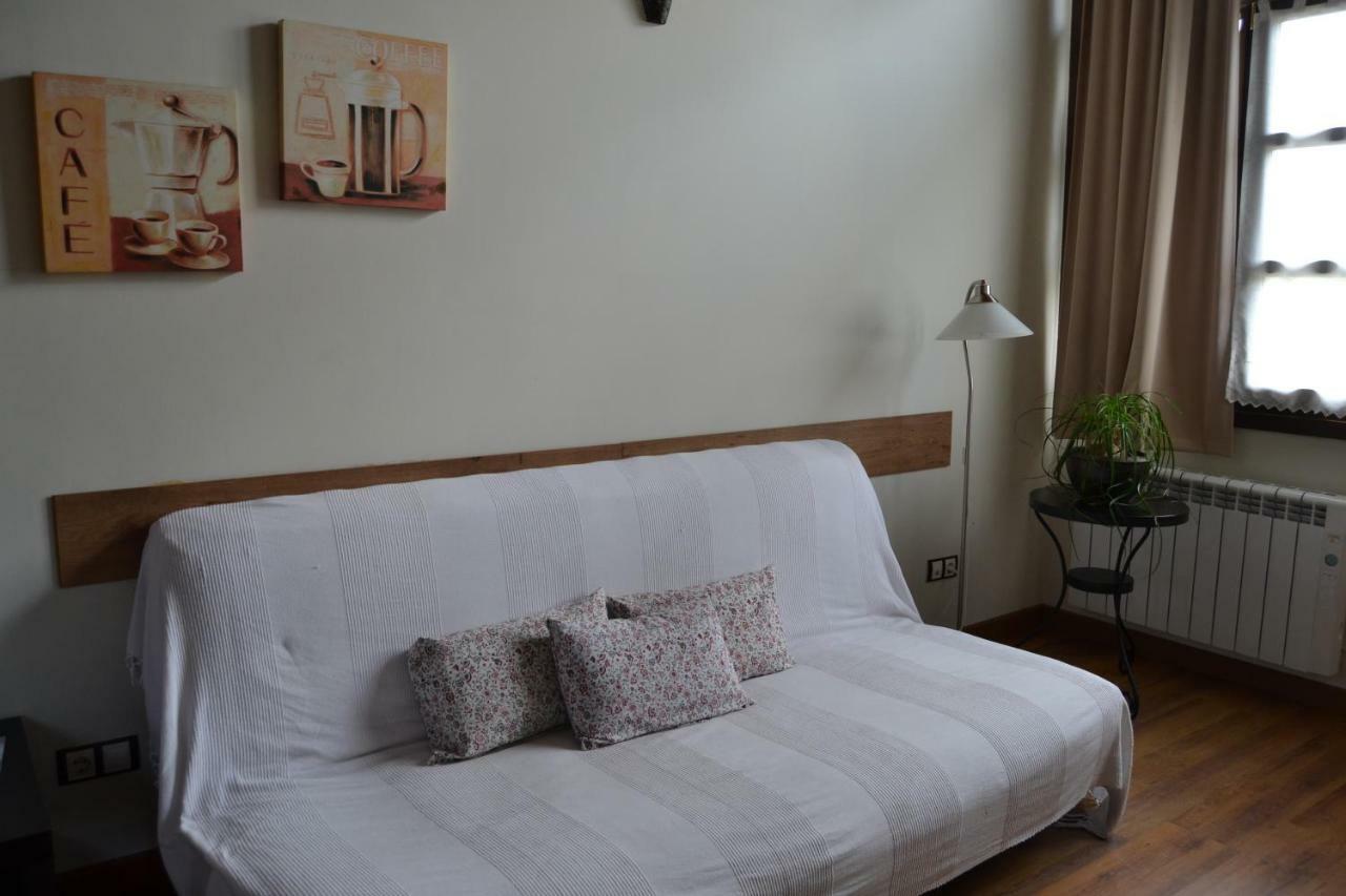 Apartamentos Rurales La Cirigueena Oles ภายนอก รูปภาพ