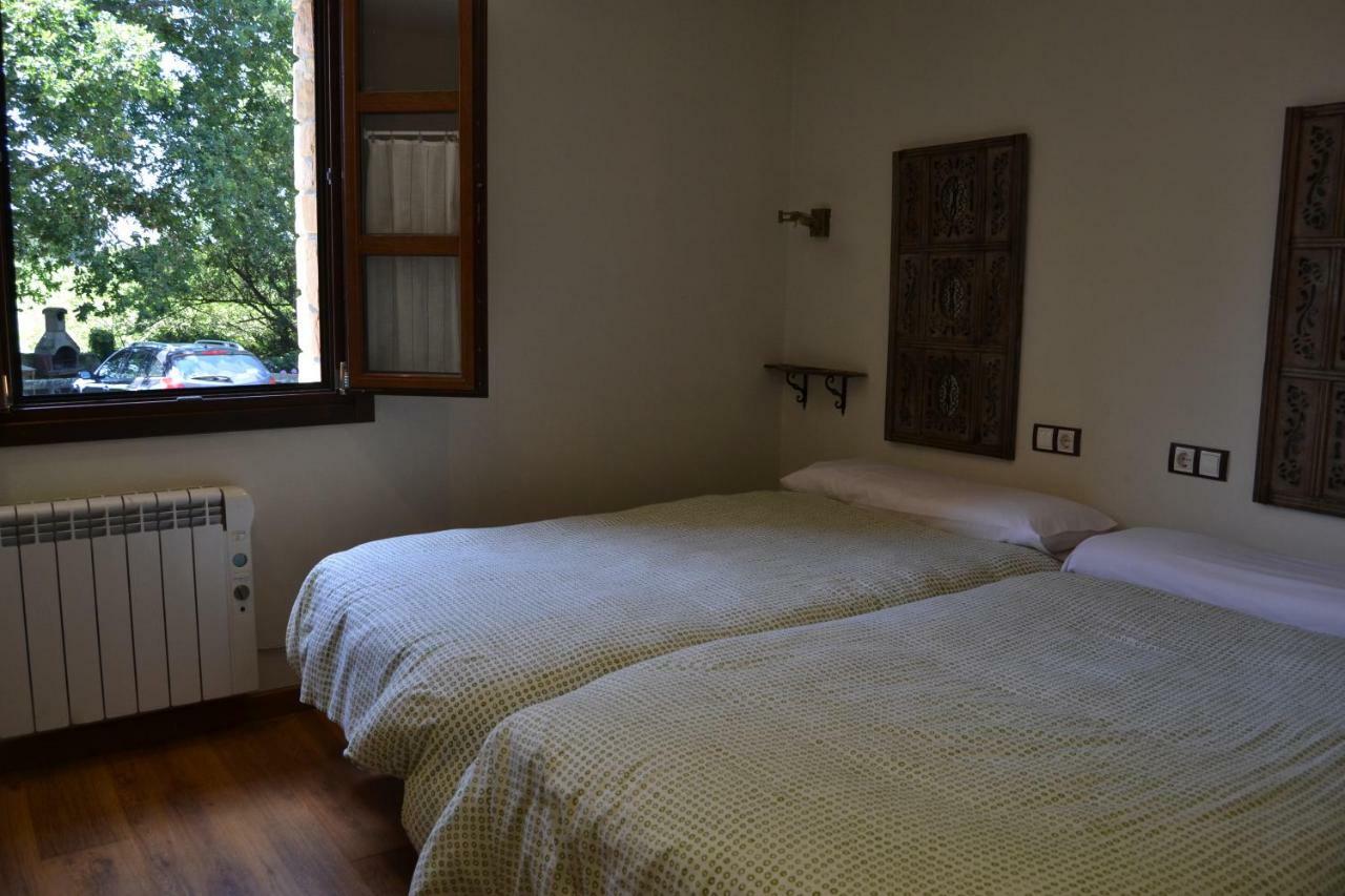 Apartamentos Rurales La Cirigueena Oles ภายนอก รูปภาพ
