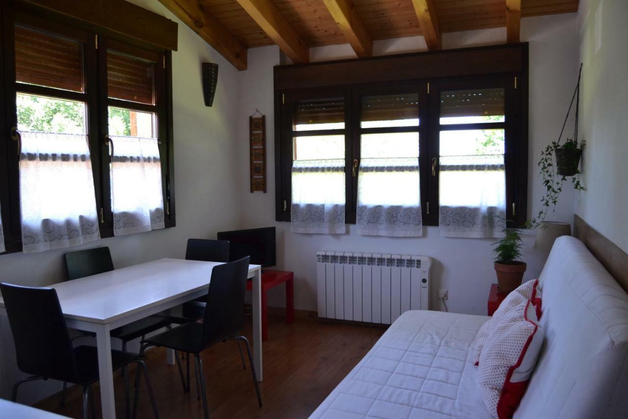 Apartamentos Rurales La Cirigueena Oles ภายนอก รูปภาพ
